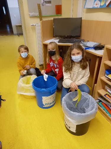 Die Kinder der Klasse 3a haben gelernt, dass man bei der Mülltrennung und -vermeidung gewissenhaft vorgehen muss. 