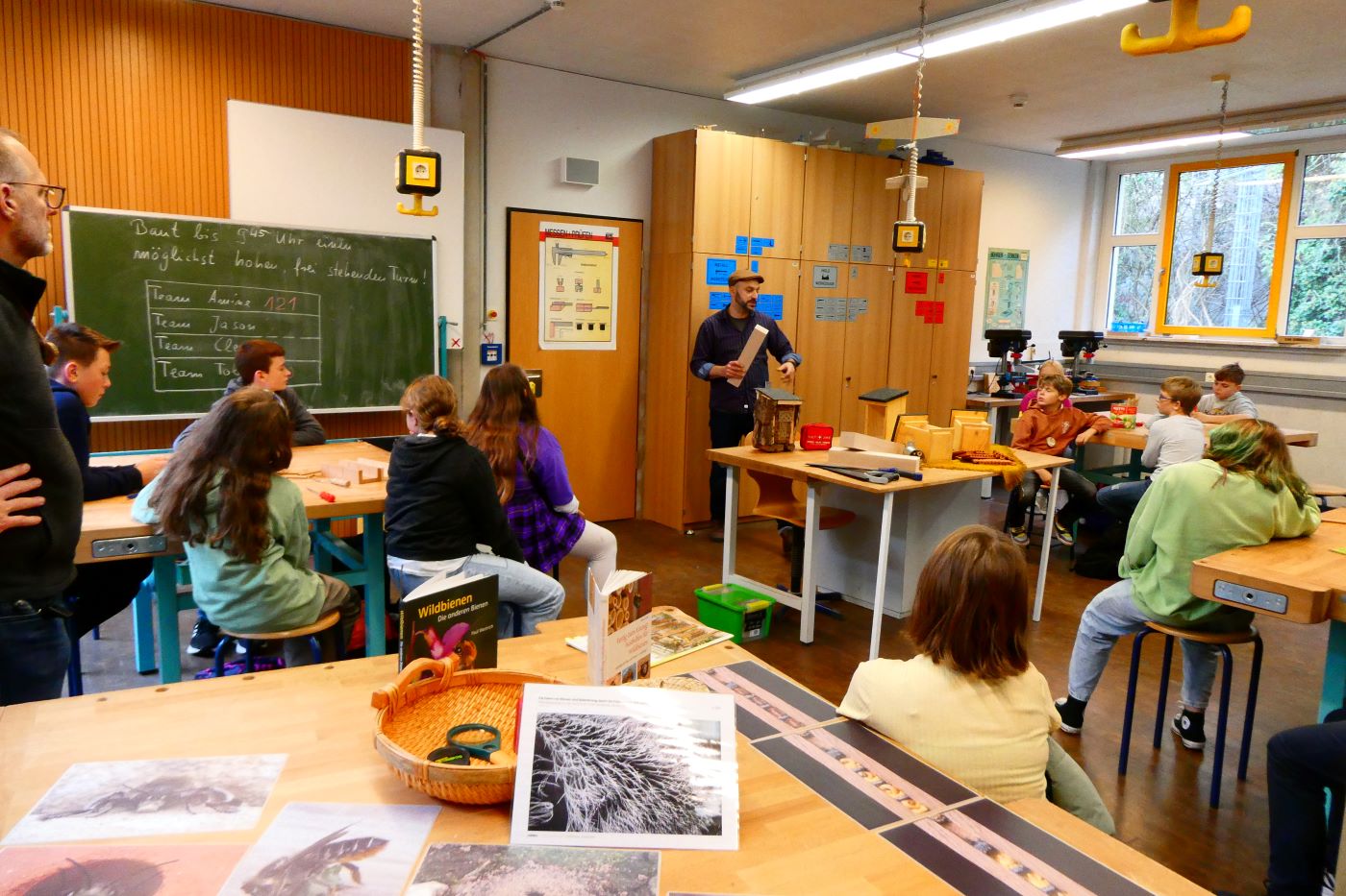 Schülerakademie „Schöner Wohnen für Wildbienen“ an der Gesamtschule Brühl